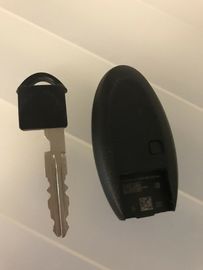 購入 軽量の滑らかな表面の日産のスマートなキーFCC ID KR5S180144106 433MHZ 3ボタン オンライン製造